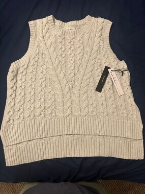 Nicole Miller Cable Knit Sleeveless Crewneck Sweater Vest